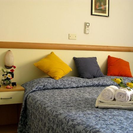 Hotel Sorriso Cattolica Buitenkant foto